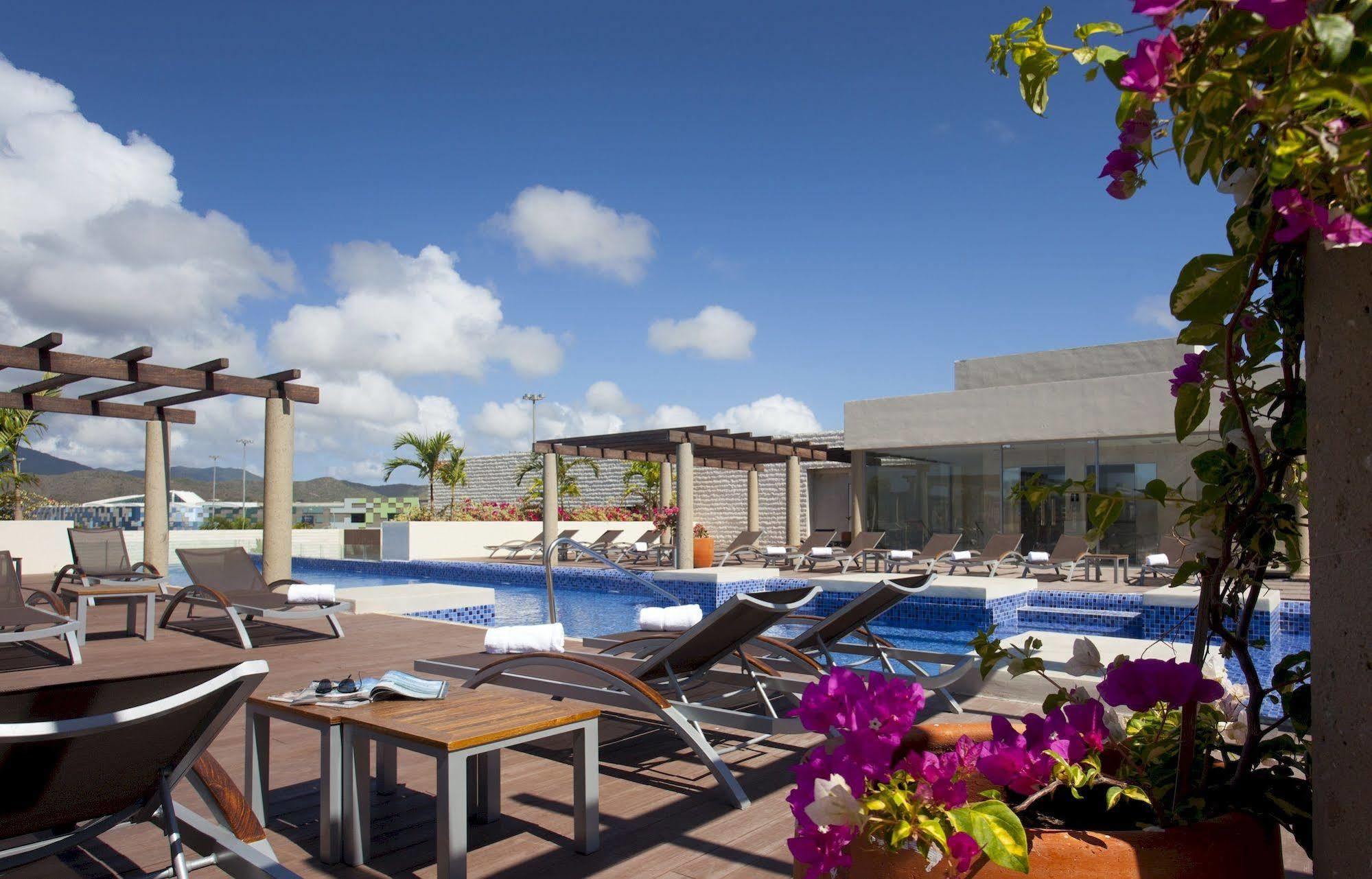 Sunsol Unik Luxury Hotel Porlamar Exteriör bild